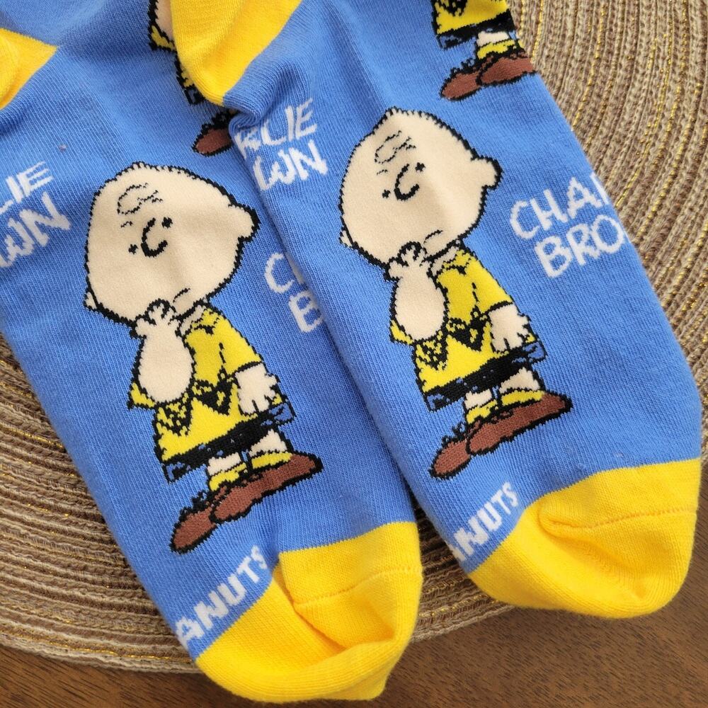 NEW Peanuts Charlie Brown Blue Yellow Ankle Socks Unisex - Picture 5 of 6